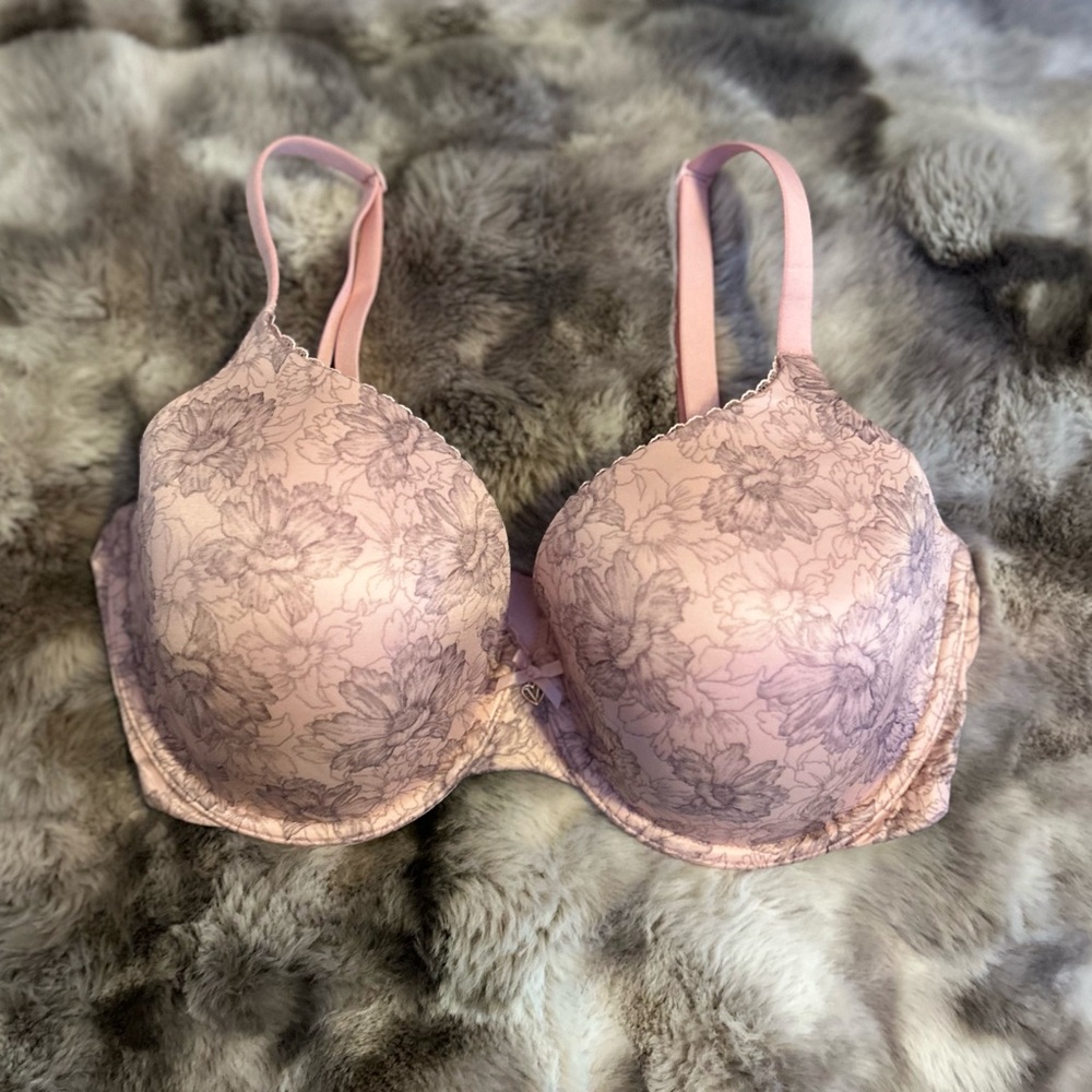 Victoria’s Secret Body by Victoria Lightly Lined Full Coverage Bra Pink 34DD